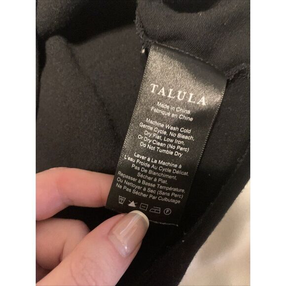 Talula Aritzia Solid Black Rayon Nylon Spandex Crop Tank Top Small - Picture 4 of 5